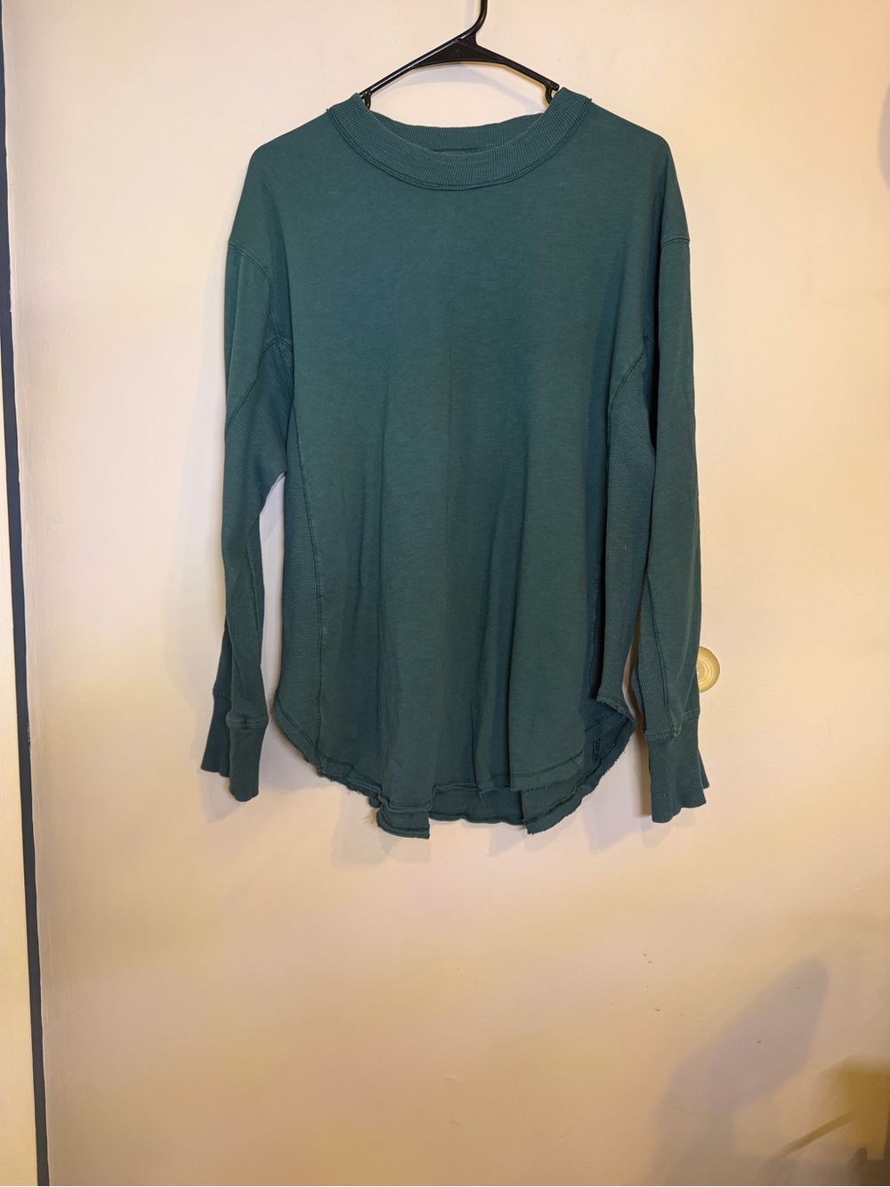 aerie Long Sleeve Crewneck Tee in Green